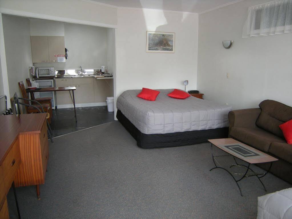 Kauri Lodge Motel Каитаиа Экстерьер фото